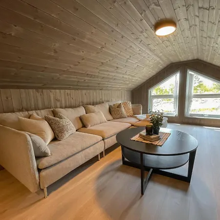 Tudalen Villa *